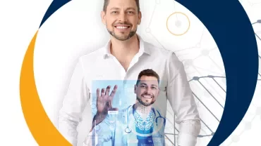 Homem sorrindo com projeção digital de dados médicos.