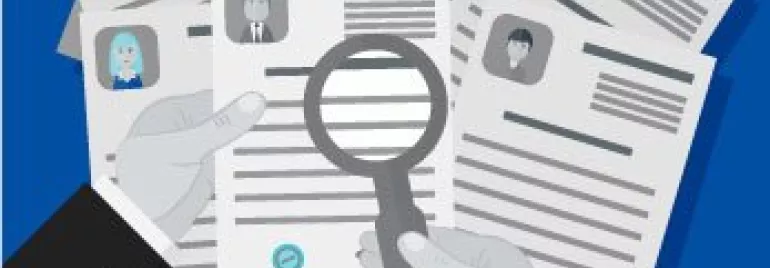 Ilustração de currículos sendo analisados com uma lupa.