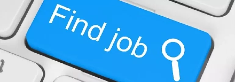 Tecla azul de teclado com a inscrição 'Find job' e uma lupa.