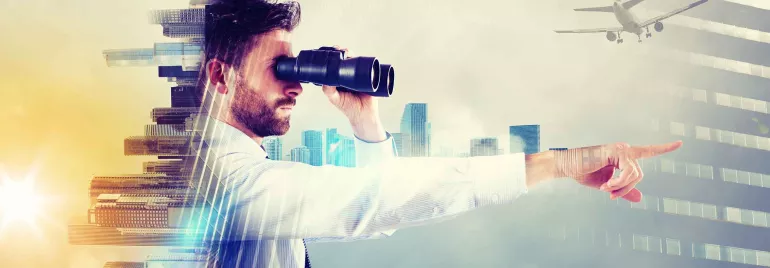 Homem observando horizonte com binóculos; fundo com prédios e aviões.