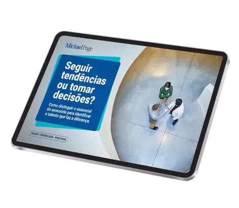Tablet promocional com capa para o «Talent Trends 2026»